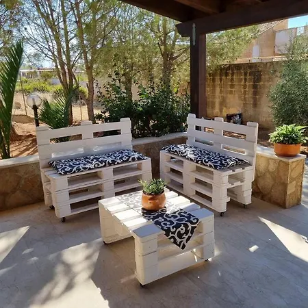 A Due Passi Dal Mare クストナーチ